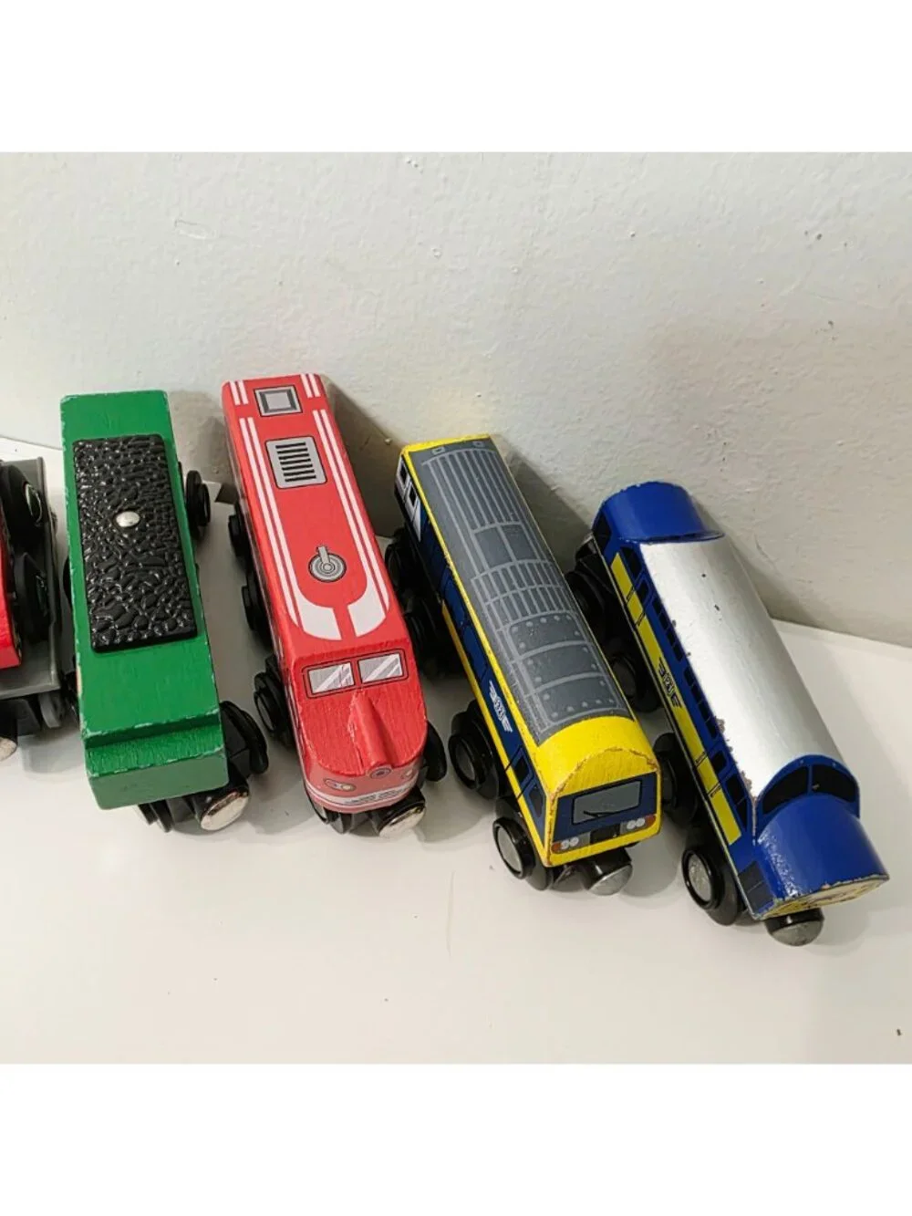 9 Mix Maison Joseph Battat Hape Magnetic Wooden Plastic Train Cars